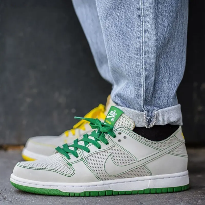 Alternative view of Giày Nike Ishod Wair x SB Dunk Low 'Mismatch' AR1399-113