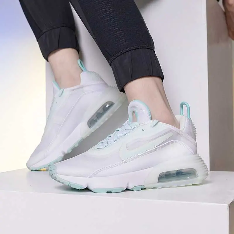 Alternative view of Giày Nike Wmns Air Max 2090 'White Barely Green' DJ3029-100