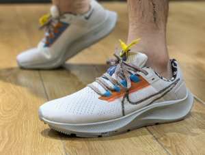 Alternative view of Giày Nike Air Zoom Pegasus 38 White Photon Dust DC4520-100
