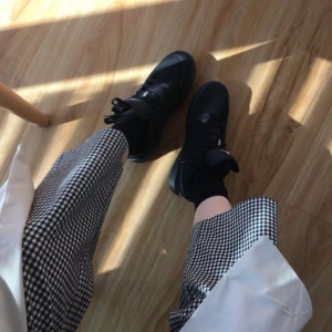 Alternative view of Giày Nike Air Jordan 1 Low GS 'Black' 553560-006