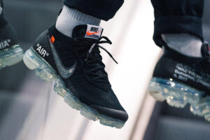 Alternative view of Giày Off White x Nike Air VaporMax 2 0 'Black' AA3831-002