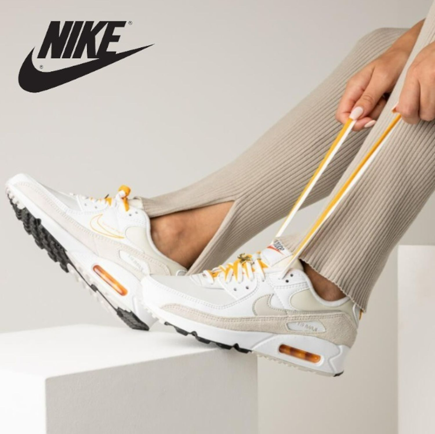Giày Nike Wmns Air Max 90 SE 'First Use White University Gold' DA8709-100 - Ảnh 3