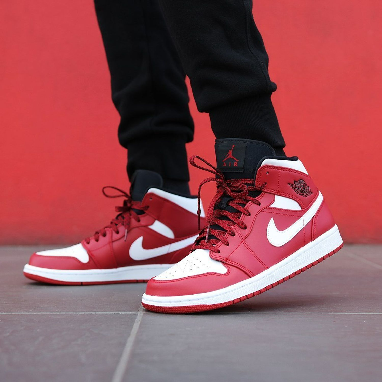 Giày Nike Air Jordan 1 Mid 'Gym Red' 554724-605 - Ảnh 2