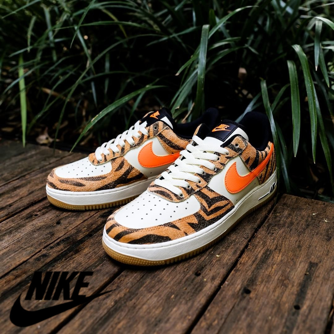 Giày Nike Air Force 1 Low Premium 'Daktari Stripes' DJ6192-100 - Ảnh 6