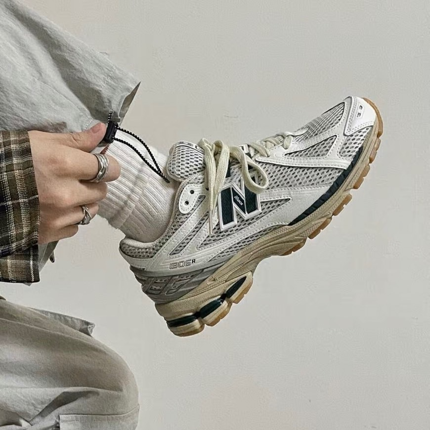 Giay New Balance 1906R 'White Green Cream' M1906RQ