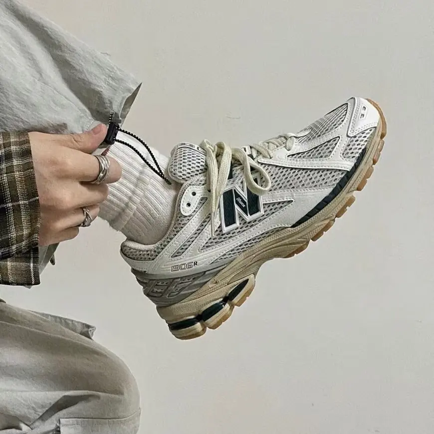 Giay New Balance 1906R 'White Green Cream' M1906RQ