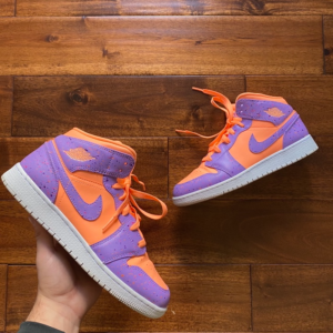 Alternative view of Giày Nike Air Jordan 1 Mid SE GS 'Atomic Pulse' AV5174-800