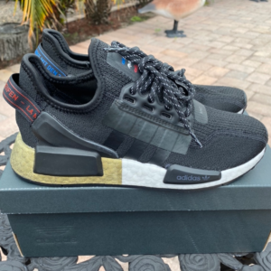 Alternative view of Giày Adidas NMD R1 V2 J 'Black Gold Metallic' FW8048