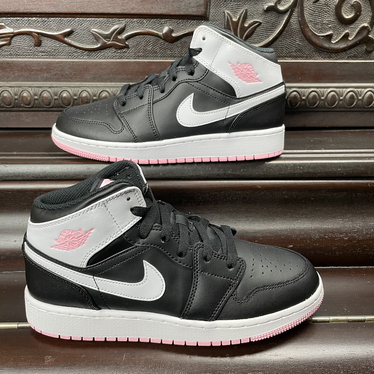 Giày Nike Air Jordan 1 Mid GS 'Arctic Punch' 555112-061 - Ảnh 6