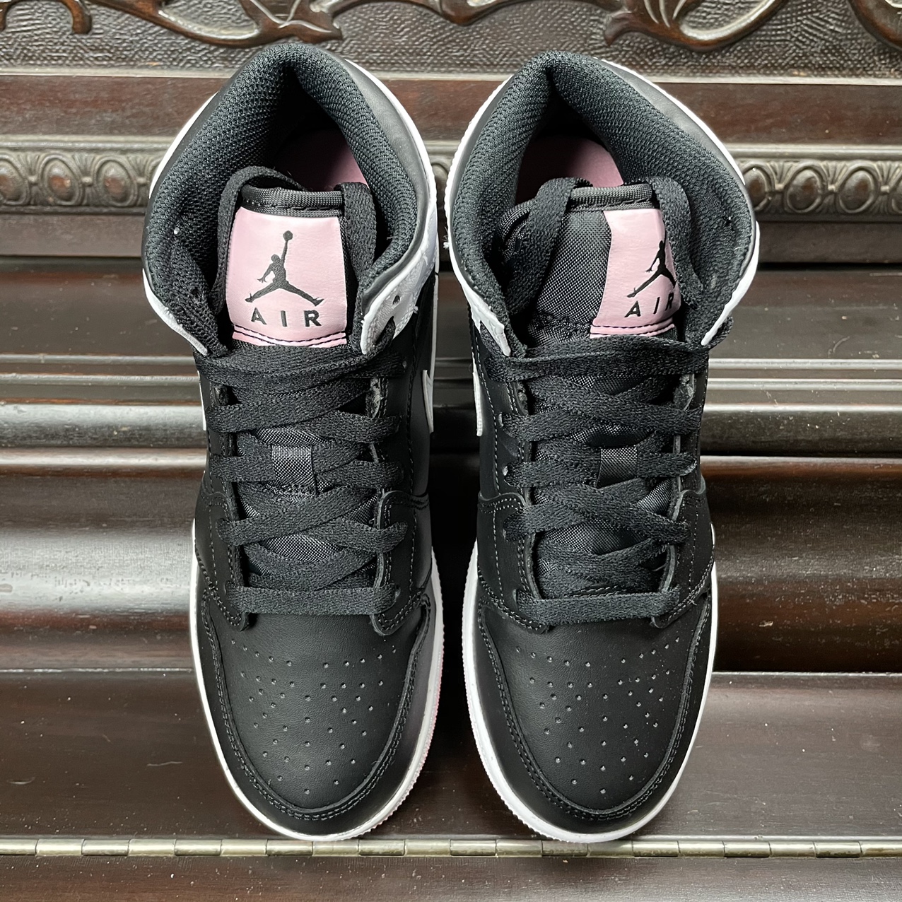 Giày Nike Air Jordan 1 Mid GS 'Arctic Punch' 555112-061 - Ảnh 8