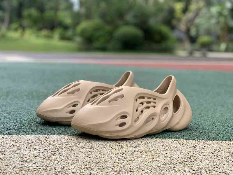 Dép Adidas Yeezy Foam Runner 'Ochre' GW3354 - Ảnh 16