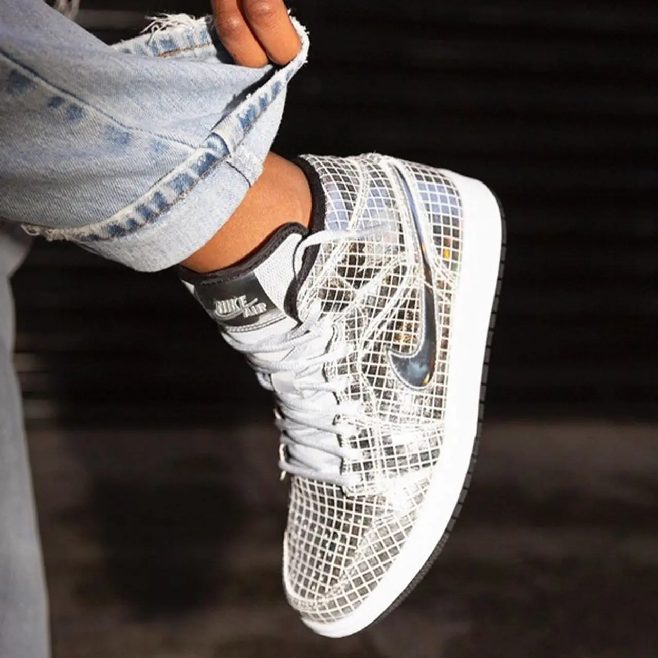 Alternative view of Giày Nike Wmns Air Jordan 1 Mid 'Disco Ball' CU9304-001