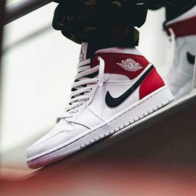 Giày Nike Air Jordan 1 Mid 'White Chicago Remix' 554724-116 - Ảnh 3