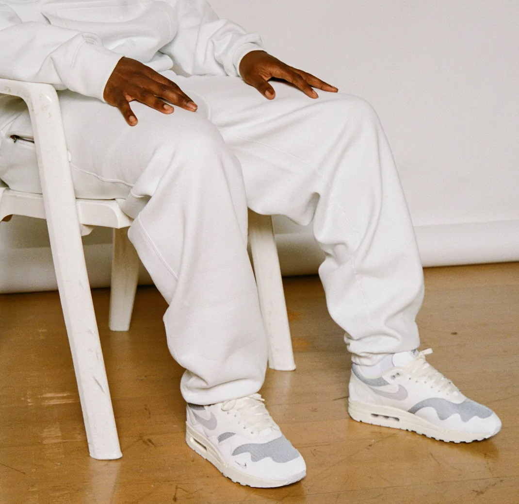 Giay Nike Air Max 1 Patta Waves 'White' DQ0299-100