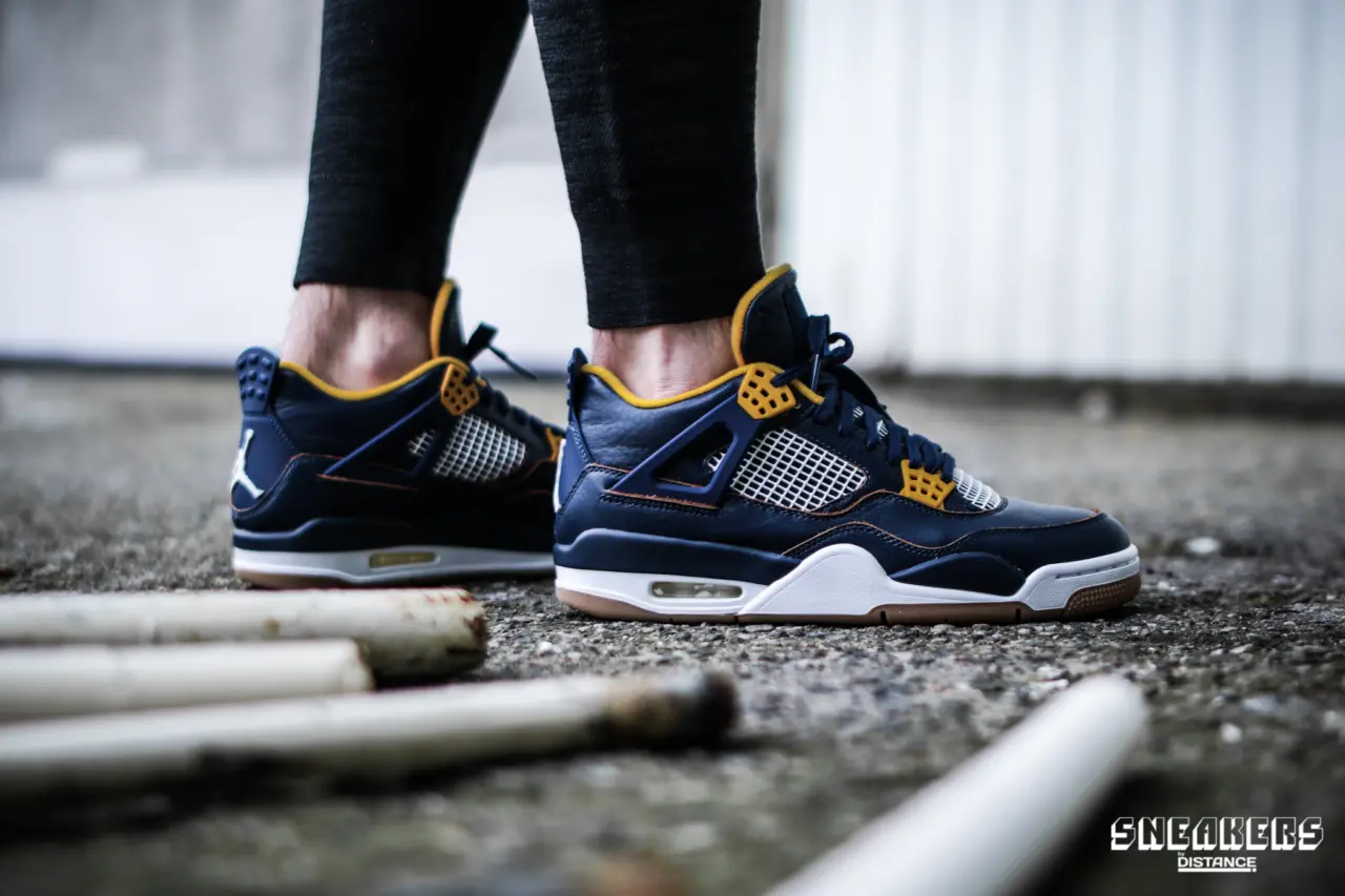 Alternative view of Giày Nike Air Jordan 4 Retro 'Dunk From Above' 408452-425