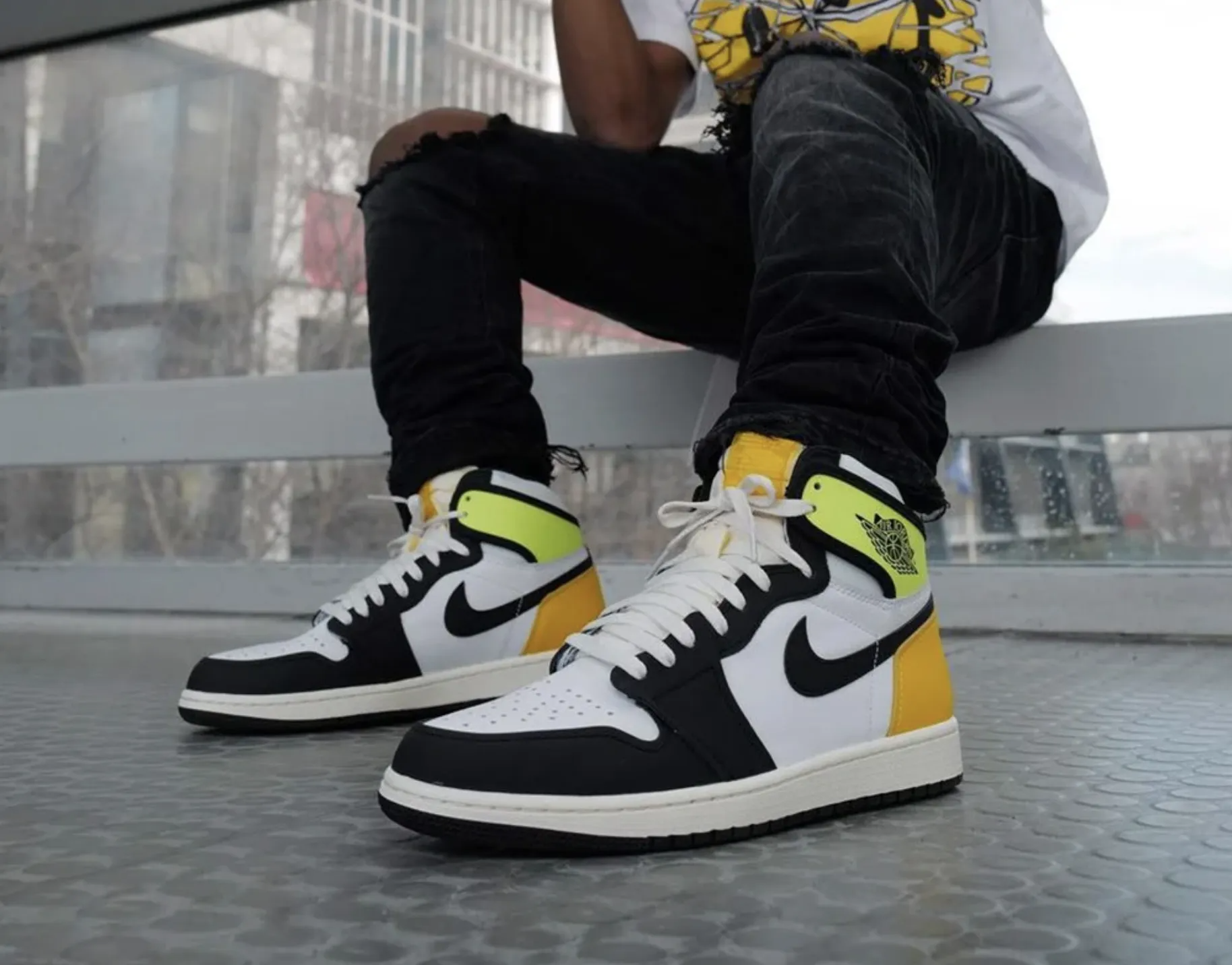 Giày Nike Air Jordan 1 Retro High OG GS 'Volt Gold' 575441-118 - Ảnh 2