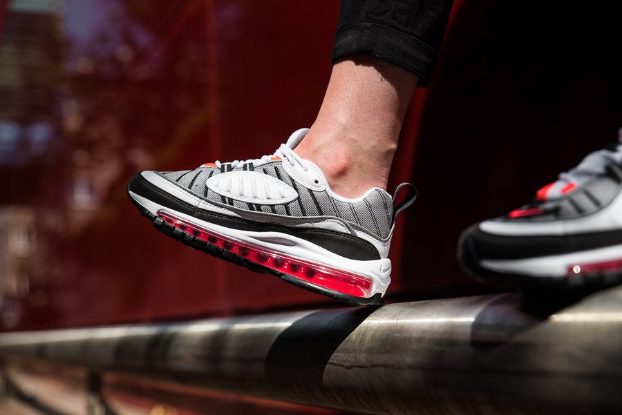 Giày Nike Wmns Air Max 98 'Solar Red' AH6799-104 - Ảnh 4