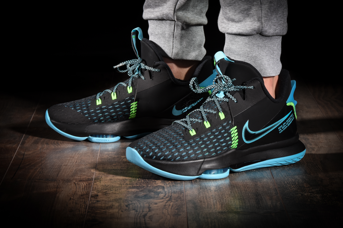 Giày Nike LeBron Witness 5 'Black Light Blue Fury' CQ9380-004 - Ảnh 8