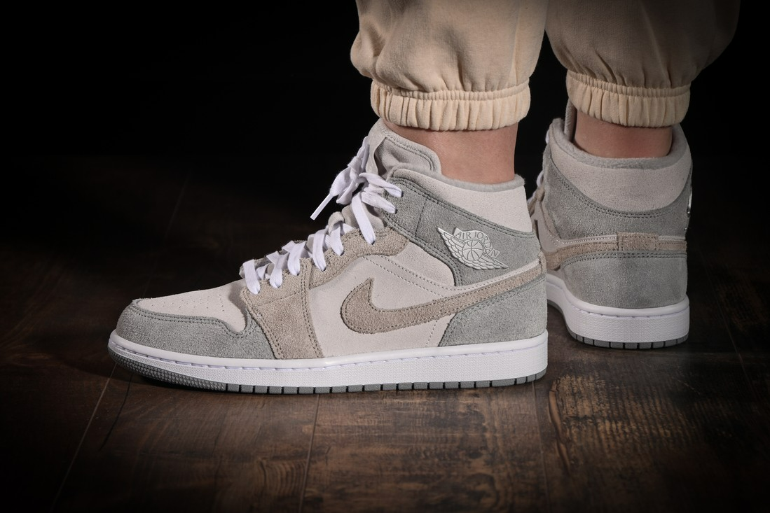 Giày Nike Air Jordan 1 Mid Wmns 'Particle Grey' DO7139-002 - Ảnh 4