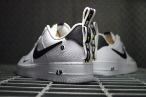 Alternative view of Giày Nike Air Force 1 '07 Lv8 Utility Low AJ7747-100