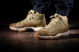 Alternative view of Giày Nike Wmns Air Jordan 11 Retro 'Olive Lux' AR0715-200
