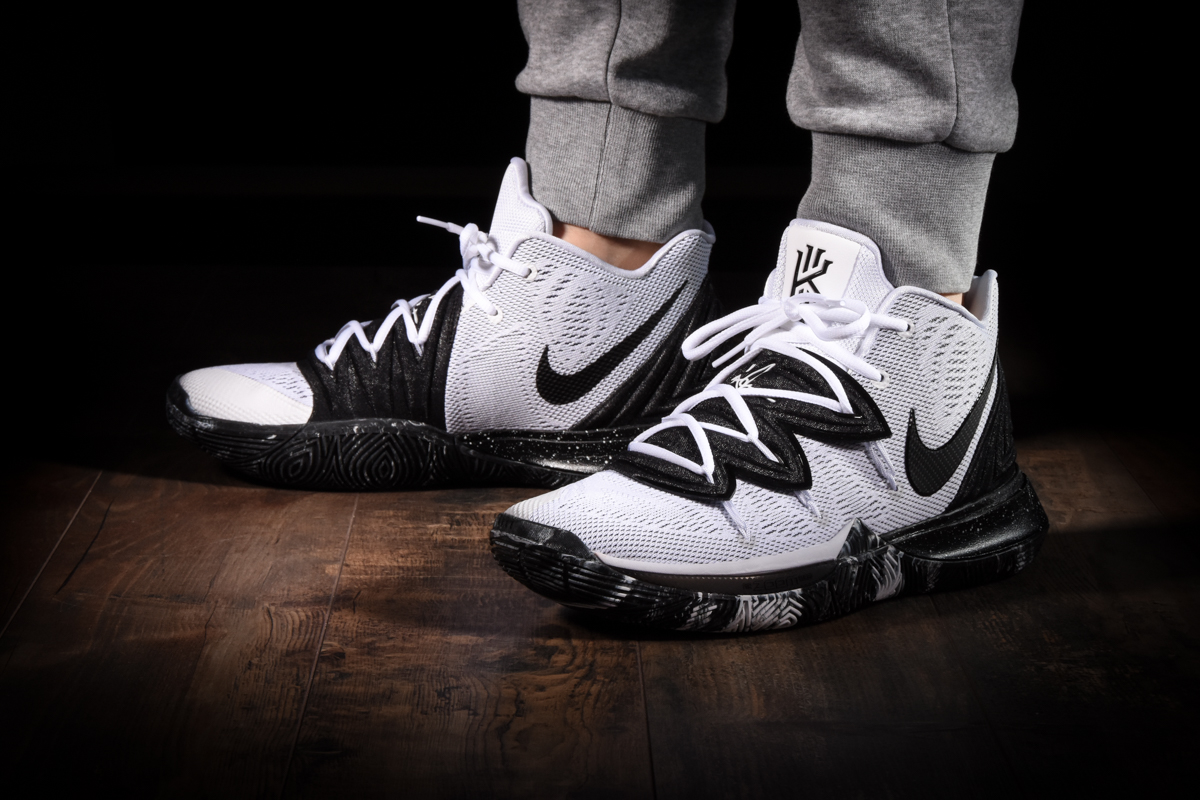 Giày Nike Kyrie 5 'Oreo' AO2918-100 - Ảnh 8