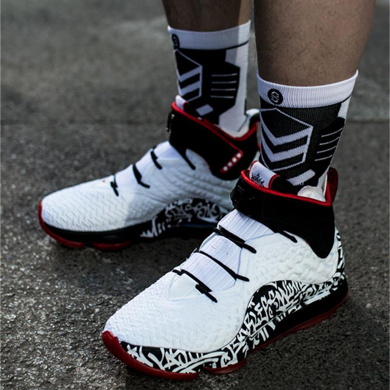 Giày Nike LeBron 17 EP 'LeBron 4 Graffiti' CT6052-100 - Ảnh 4