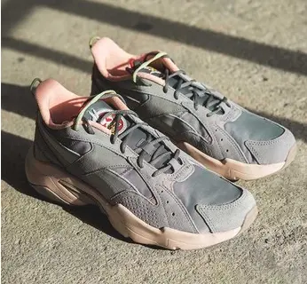 Alternative view of Giày Reebok Looney Tunes Turbo 'Grey' GW4308
