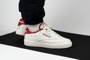 Alternative view of Giày Reebok Club C 85 'White Red' FY9424