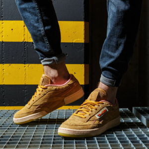 Alternative view of Giày Reebok Tom & Jerry x Club C Revenge Low 'Jerry' FW4632