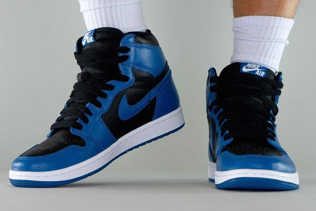 Alternative view of Giày Nike Air Jordan 1 Retro High OG 'Dark Marina Blue' 555088-404