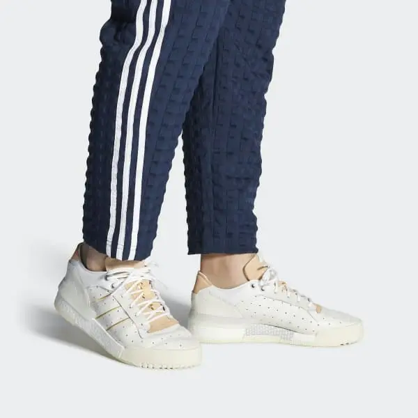 Alternative view of Giày Adidas Rivalry RM Low 'White Glow Orange' EE6378