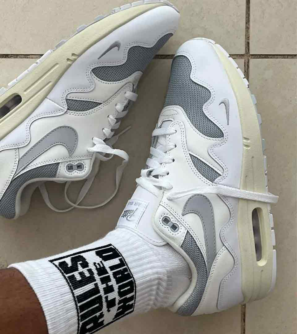 Giay Nike Air Max 1 Patta Waves 'White' DQ0299-100