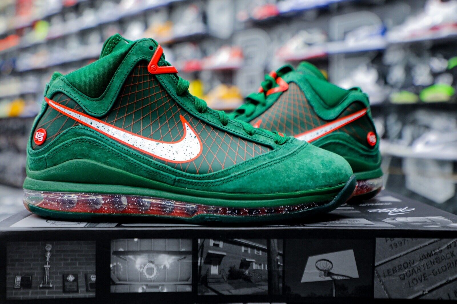 Giay Nike A&M University x LeBron 7 Retro 'Gorge Green' DX8554-300