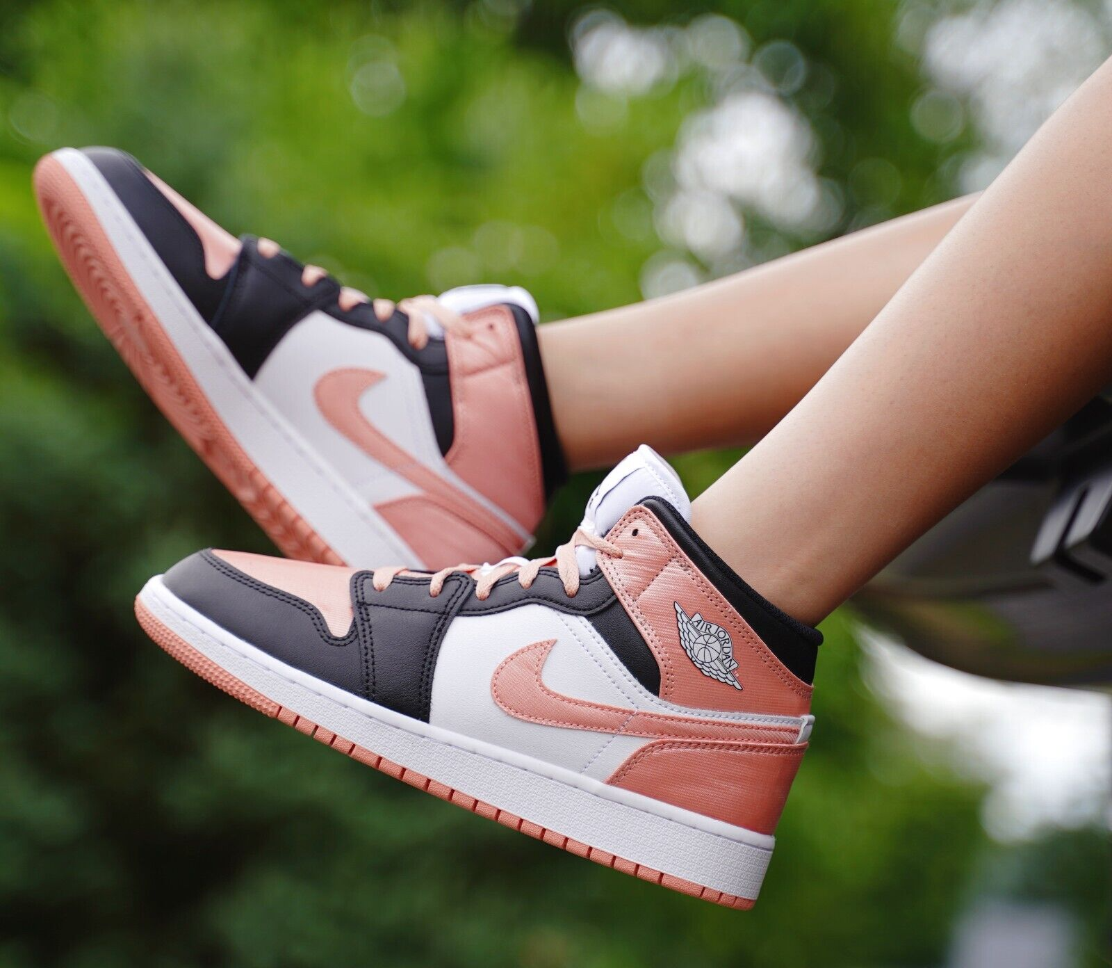 Giày Nike Air Jordan 1 Mid Light 'Madder Root' DM9077-108 - Ảnh 4