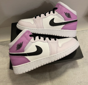 Giay Nike Air Jordan 1 Mid GS 'Barely Grape' DQ8423-501