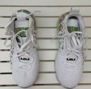 Alternative view of Giày Nike LeBron 17 GS 'Air Command Force' BQ5594-100