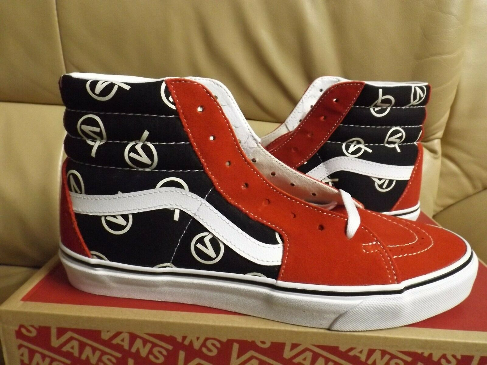 Giay Vans Sk8-Hi 'Circle V' VN0A4BV617B