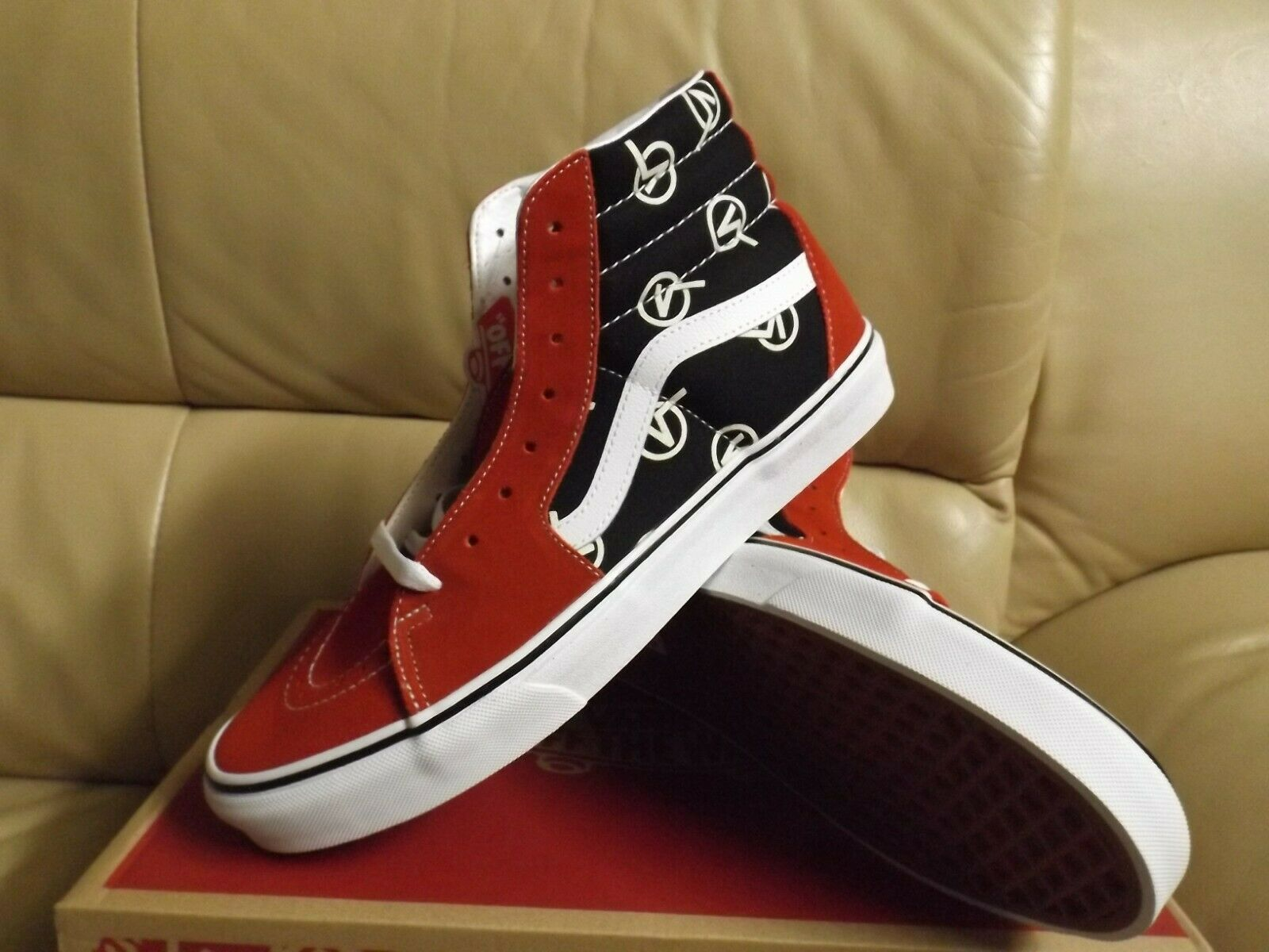 Giay Vans Sk8-Hi 'Circle V' VN0A4BV617B