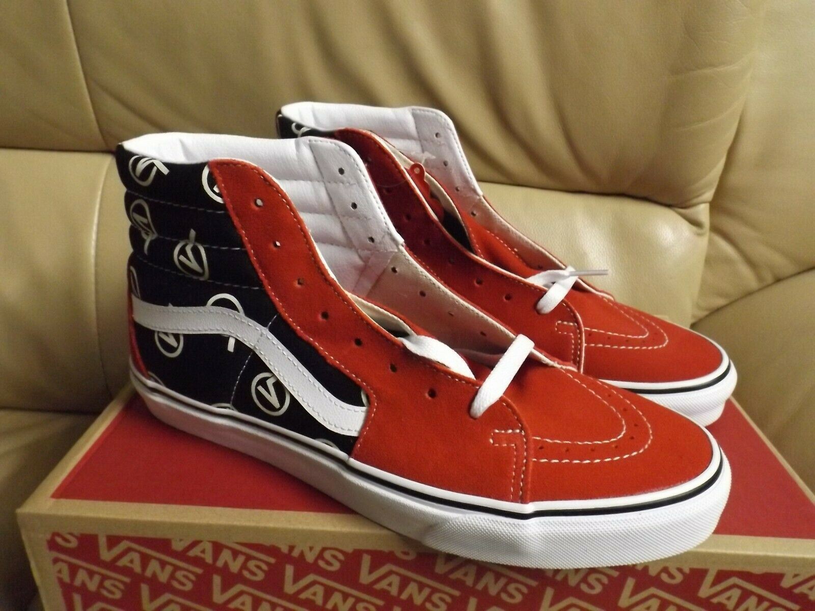 Giay Vans Sk8-Hi 'Circle V' VN0A4BV617B