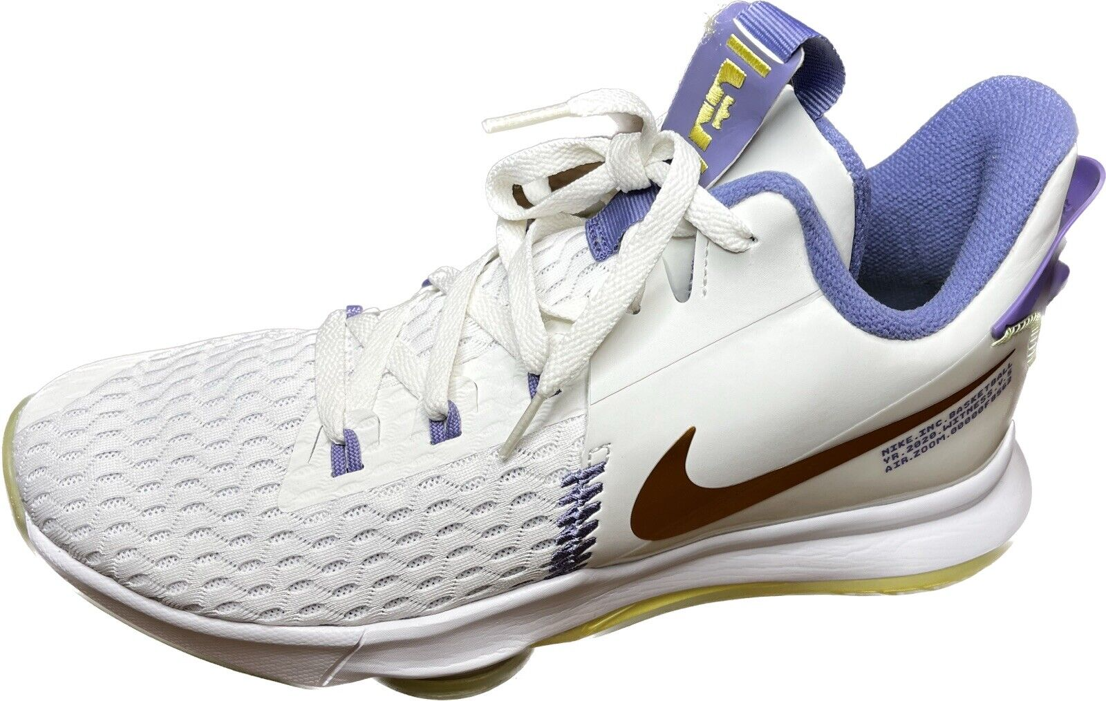 Giay Nike LeBron Witness 5 'Summit White Metallic Bronze' CQ9380-102