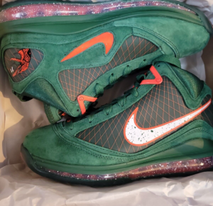 Giay Nike A&M University x LeBron 7 Retro 'Gorge Green' DX8554-300