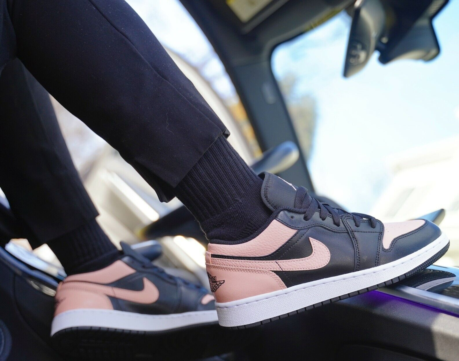 Giày Nike Air Jordan 1 Low 'Crimson Tint' 553558-034 - Ảnh 5