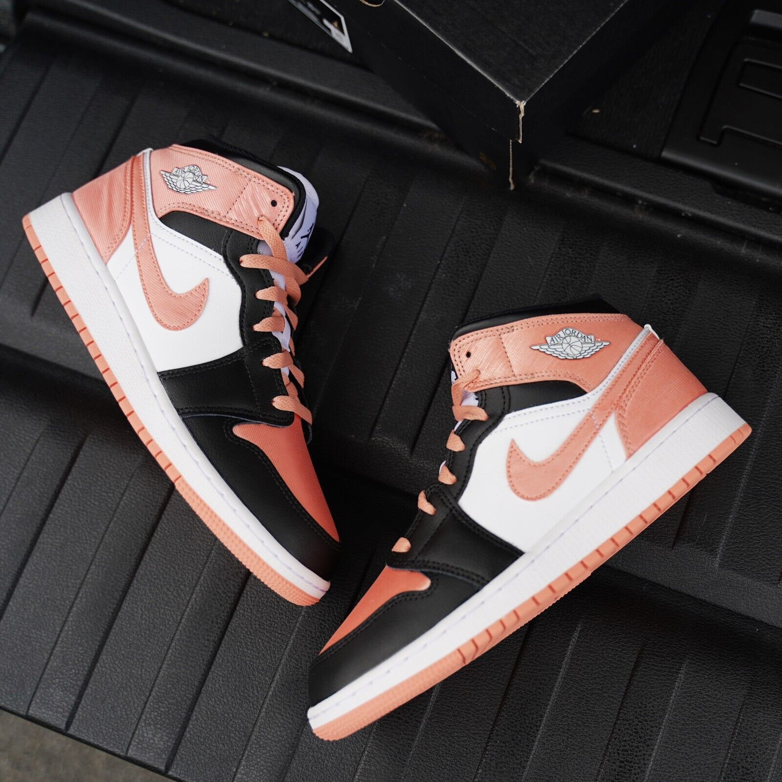 Giày Nike Air Jordan 1 Mid Light 'Madder Root' DM9077-108 - Ảnh 5