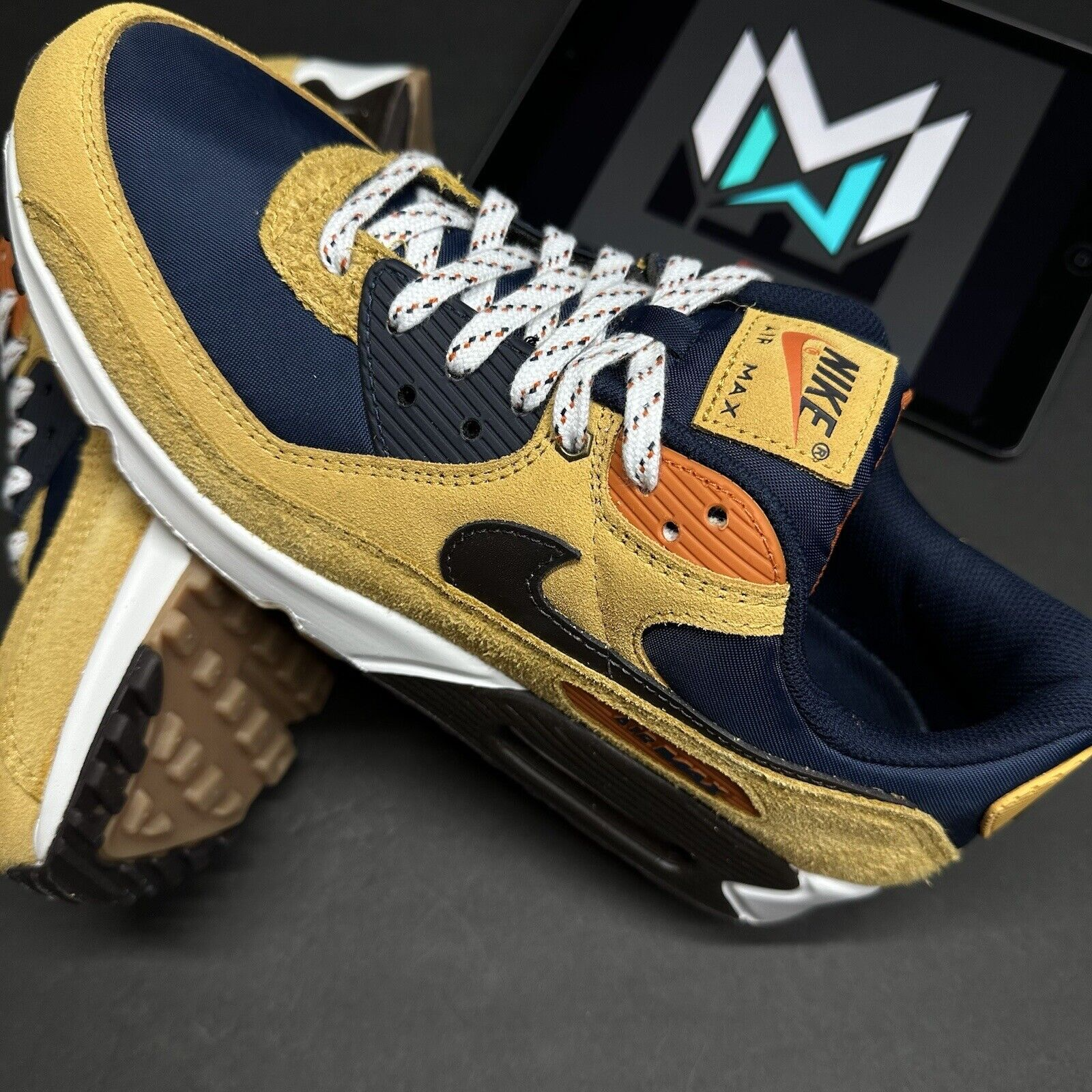 Giay Nike Air Max 90 'Bucktan Team Navy' DZ5175-200
