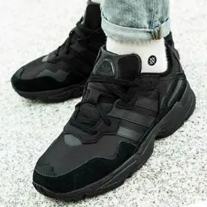 Alternative view of Giày Adidas Yung 96 J 'Triple Black' DB2792
