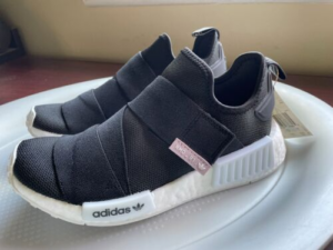 Giay Adidas NMD R1 'Core Black' GW5698