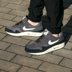 Alternative view of Giày Nike Air Max 1 'Thunder Grey' AH8145-012