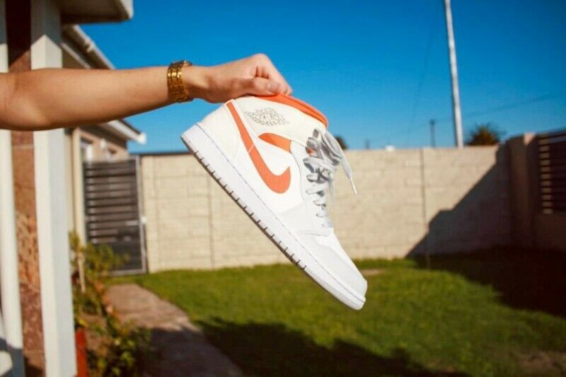 Giày Nike Air Jordan 1 Mid 'Starfish Pure Platinum' CW7591-100 - Ảnh 8