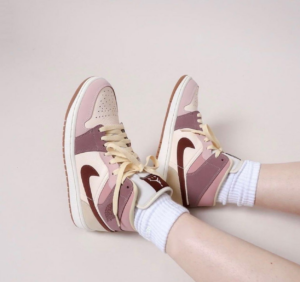 Alternative view of Giày Nike Air Jordan 1 Mid 'Dressed For Fall' DO7440-821